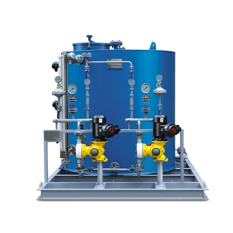 Dosing device for circulating water