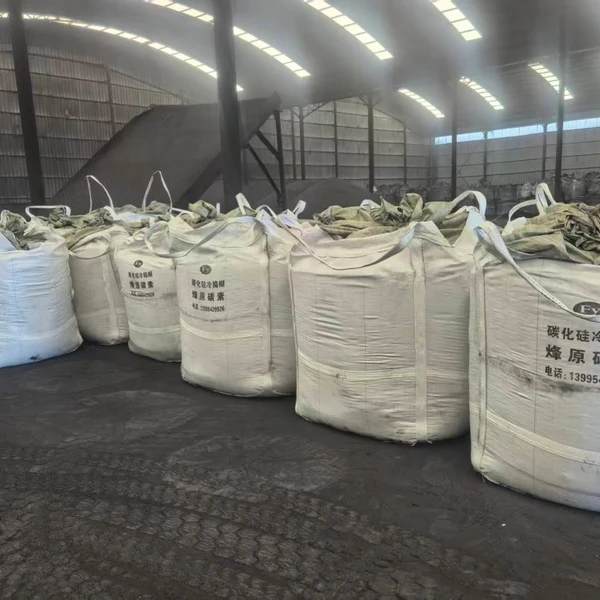 Многокатегорийная углеродная продукция Fengyuan Carbon доставляется упорядоченно, чтобы обеспечить поставки материалов для проектов в северо-западном регионе.