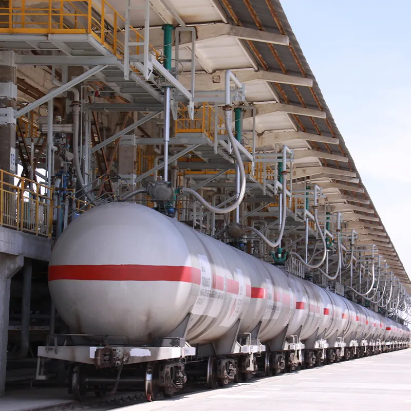 Дистанционно управляемый полностью автоматический наливной стояк балочного типа для железнодорожных цистерн решает проблему нехватки персонала при погрузочно-разгрузочных работах в нефтехимии