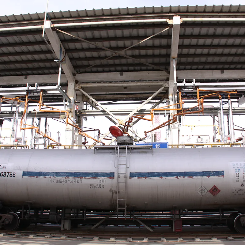 Наливной стояк для погрузки и разгрузки легких углеводородов в железнодорожные цистерны