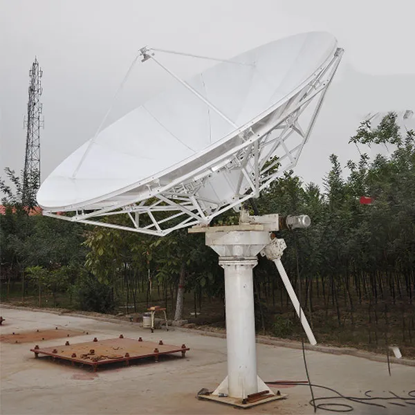 3,7-метровая прямофокусная приемная антенна с электроприводом на полуповоротной опоре