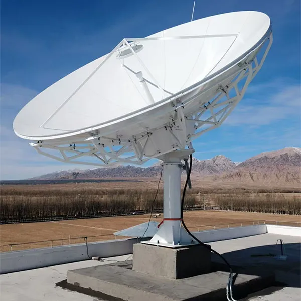 4,5-метровая прямофокусная приемная антенна с ручной наводкой на одностоечной опоре