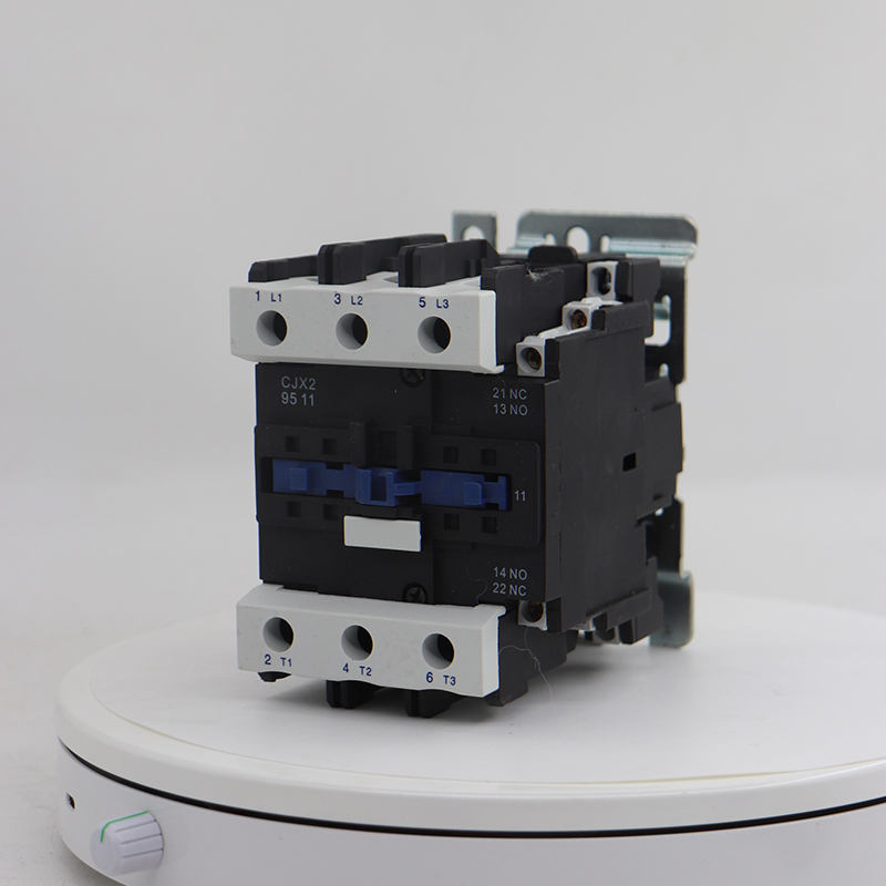 Контактор переменного тока CJX2