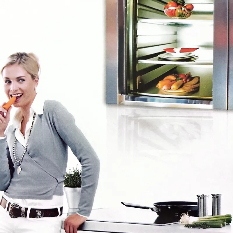 Рельсовый лифт для подачи блюд в отелях