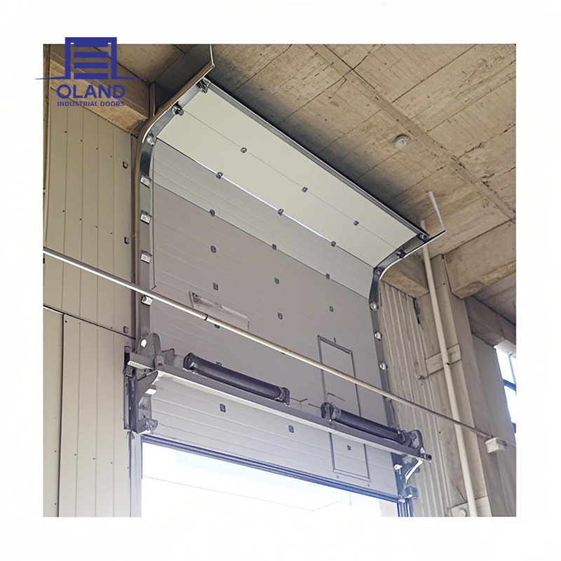 Энергоэффективные промышленные секционные ворота для складов