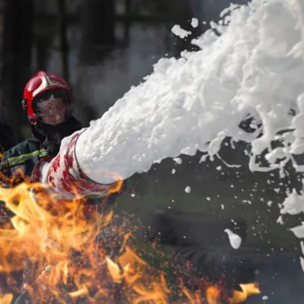 Комплексный анализ концентрата пены AFFF (водно-пленочное пенообразующее огнетушащее вещество): принципы действия, классификация и руководство по выбору области применения.