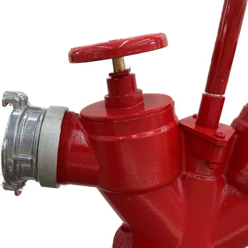 Пожарный гидрант с двумя выходами