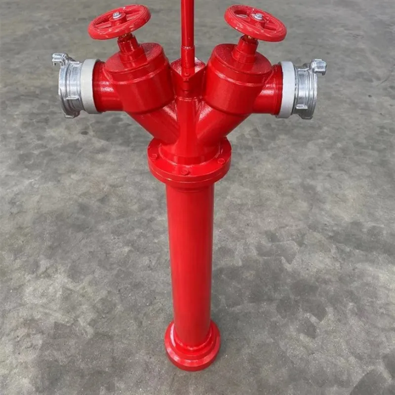 Пожарный гидрант с двумя выходами