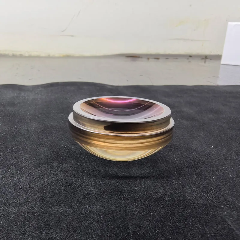 Вогнуто-выпуклая линза с плоской кромкой