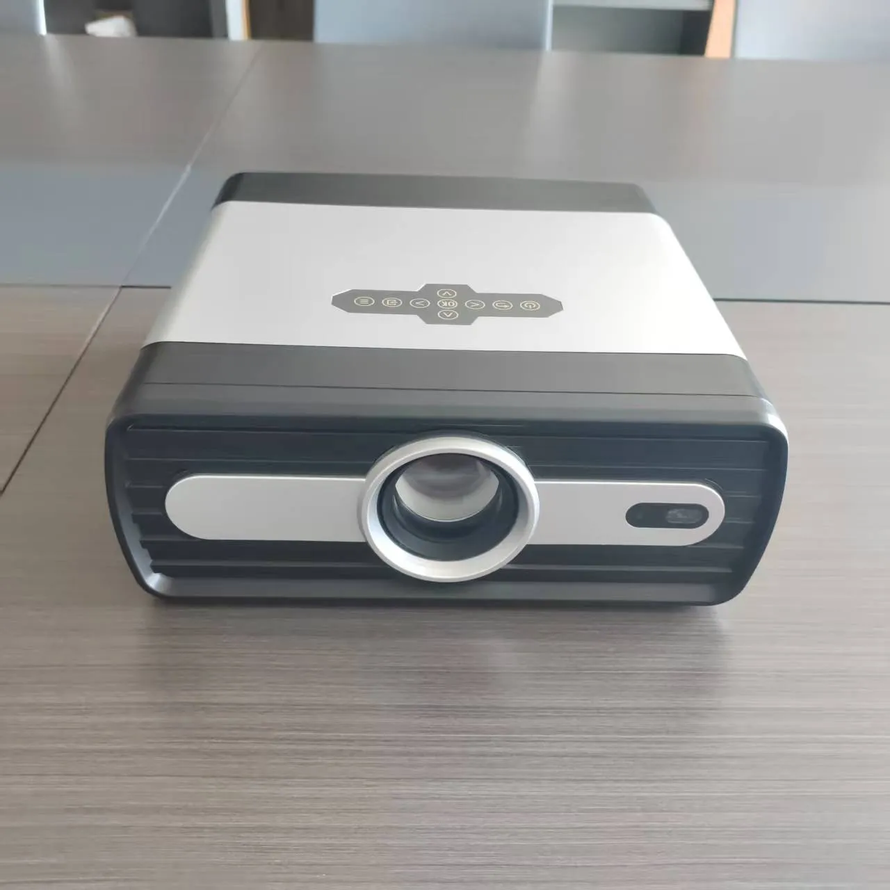 Проектор 1080P высокой четкости для конференций