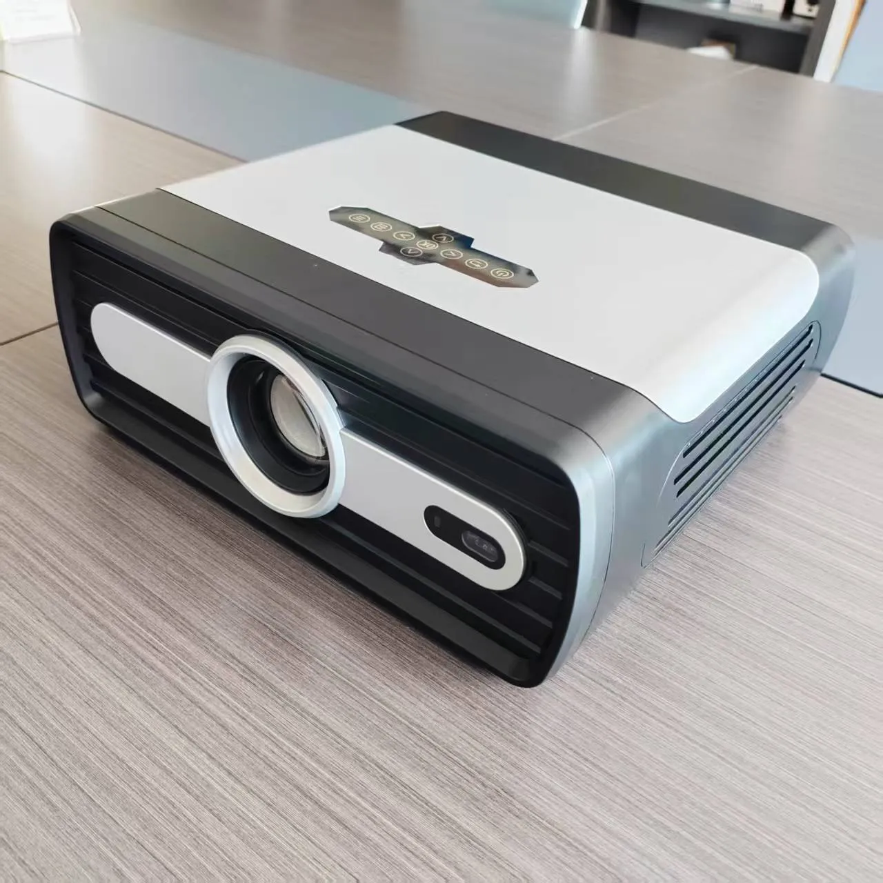 Проектор 1080P высокой четкости для конференций