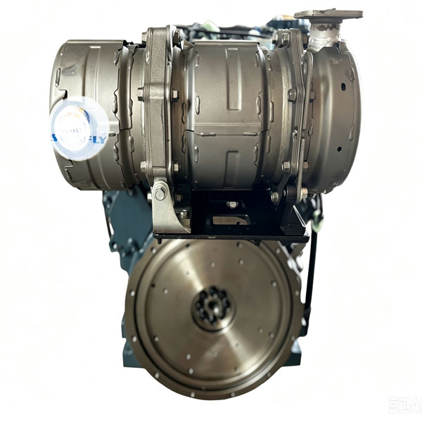Совершенно новый дизельный двигатель марки Kubota модели V3307-CR-T в сборе