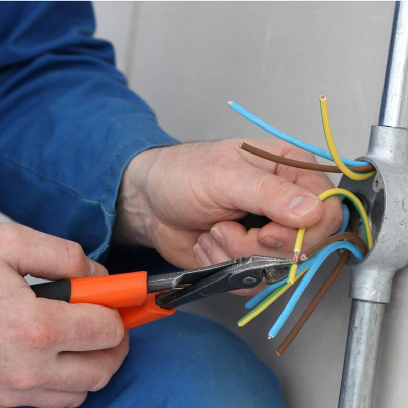 Перегрузка кабеля: невидимая опасность возгорания – как ее распознать и предотвратить?