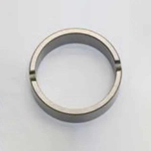 Распорная втулка выходного вала