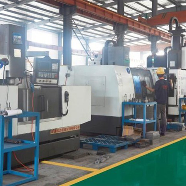 Преимущества и недостатки выдувных машин с направляющими колоннами