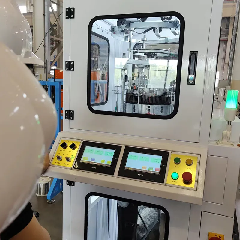 Полностью закрытая автоматическая трикотажная машина для электромагнитной экранирующей сетки