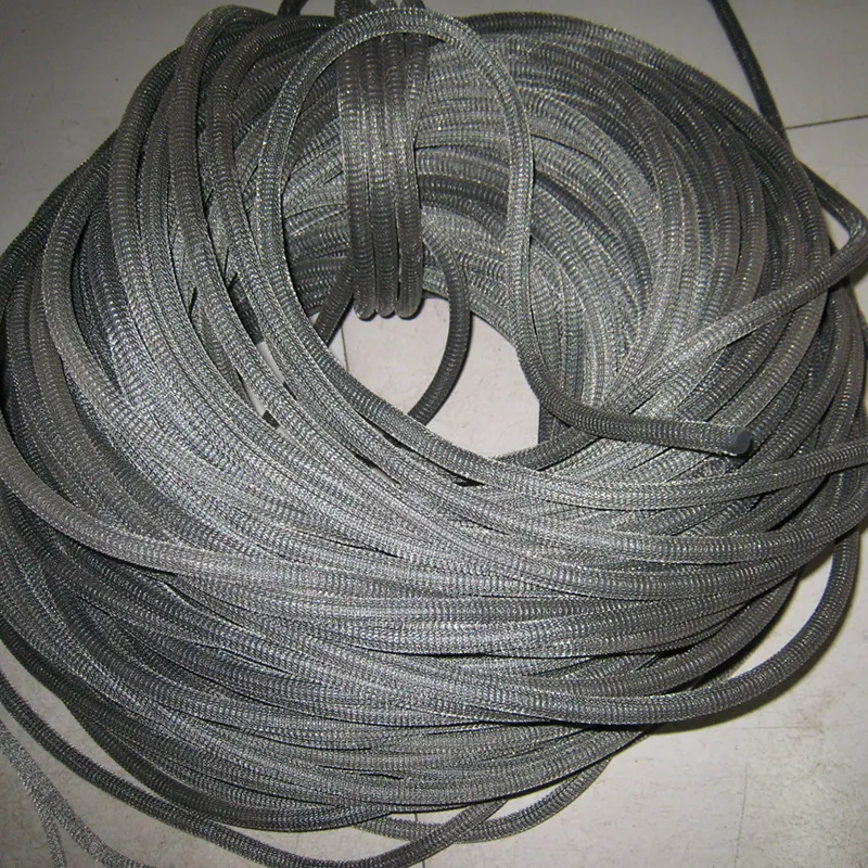 Экранирующая уплотнительная лента для электромагнитного экранирования