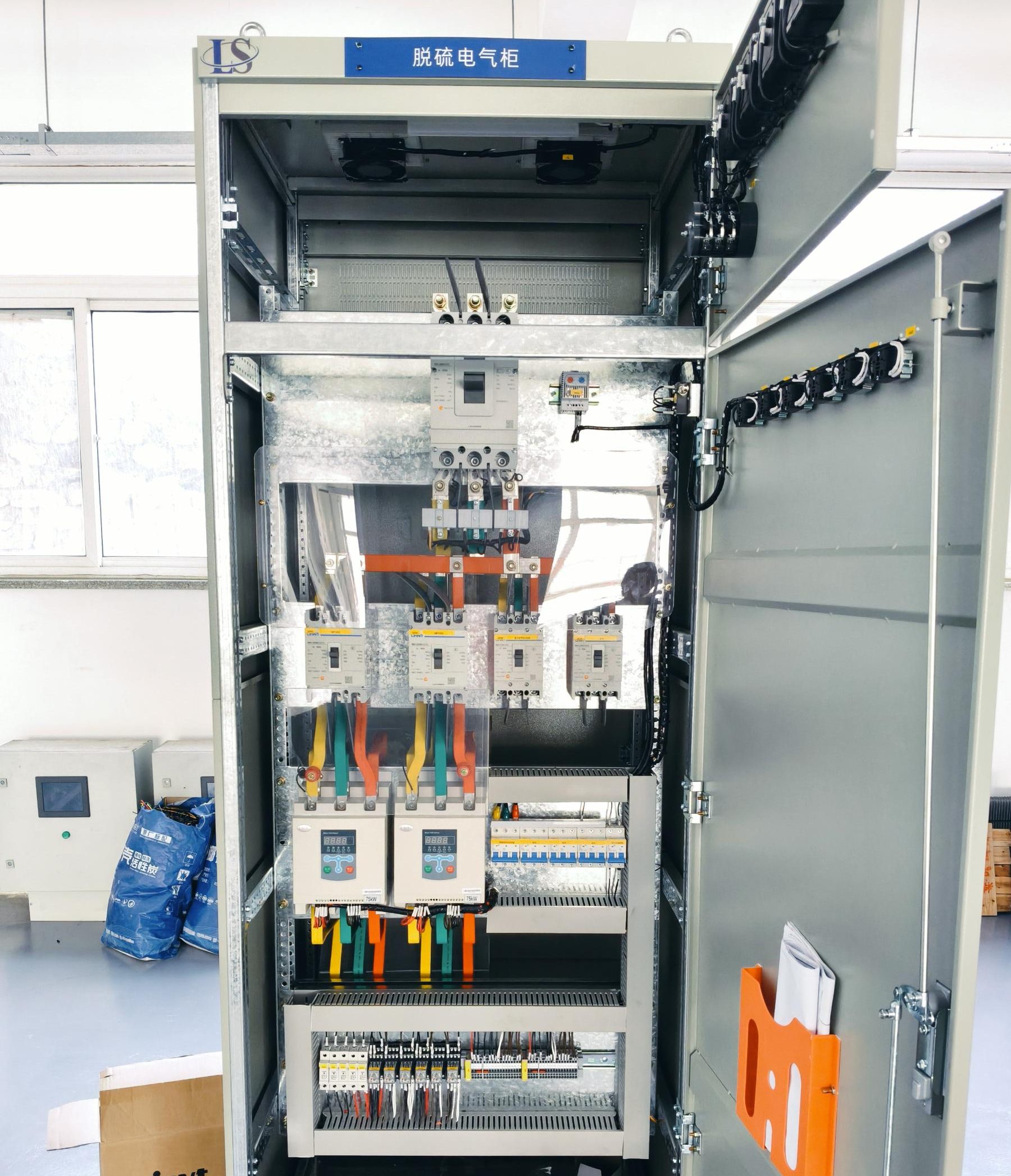 Обслуживание проекта Zhonghang | Как мы создаем ключевые шкафы для систем десульфуризации и денитрификации