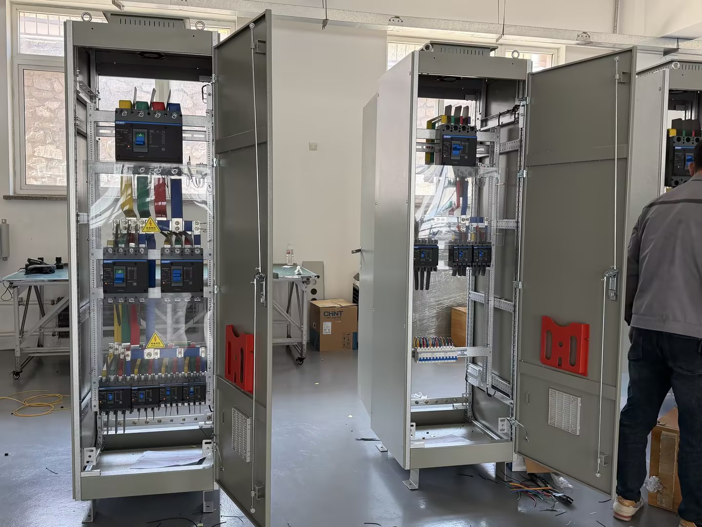 Проект низковольтных распределительных щитов в Кении: комплексное решение от производства и наладки до трансграничной поставки