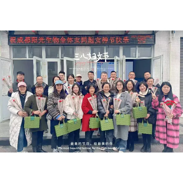 Поздравляем всех наших подруг с праздником.