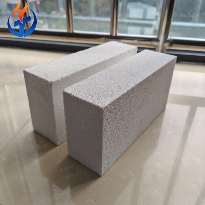 Теплоизоляционные кирпичи из корундовых пустотелых шариков