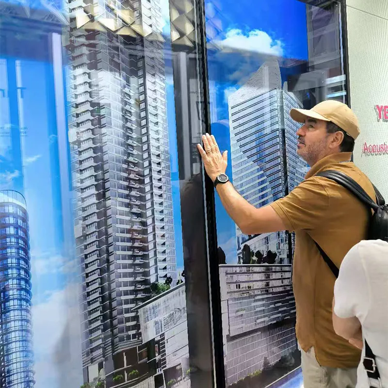 Визит клиентов из Саудовской Аравии способствует сотрудничеству и обмену опытом в области «зеленого» строительства.