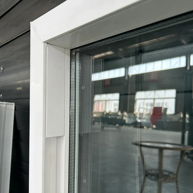 Одноручной раздвижное окно серии 82