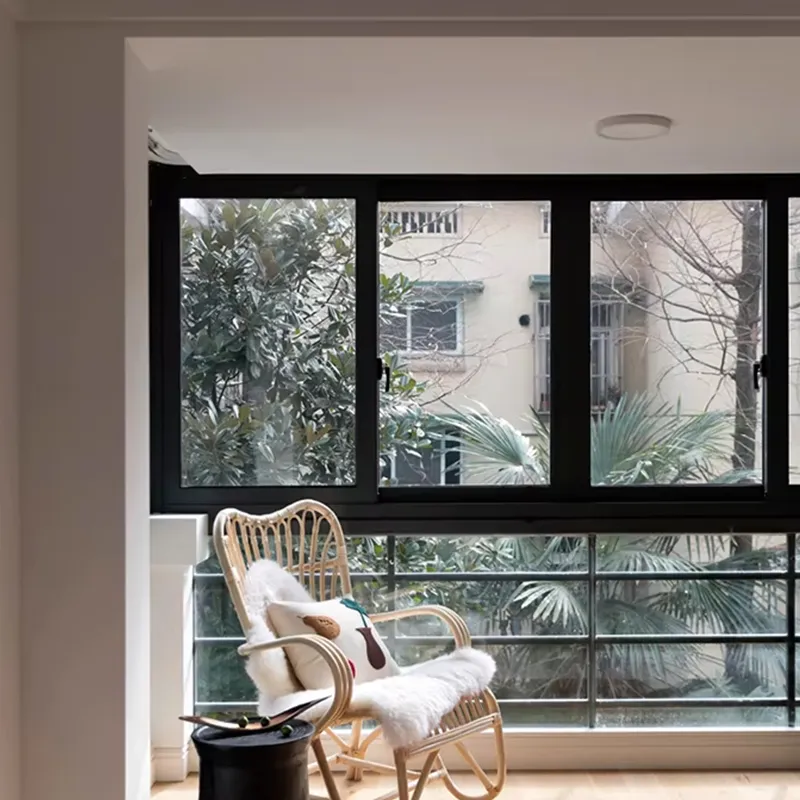 Раздвижное окно из ПВХ-алюминиевого профиля