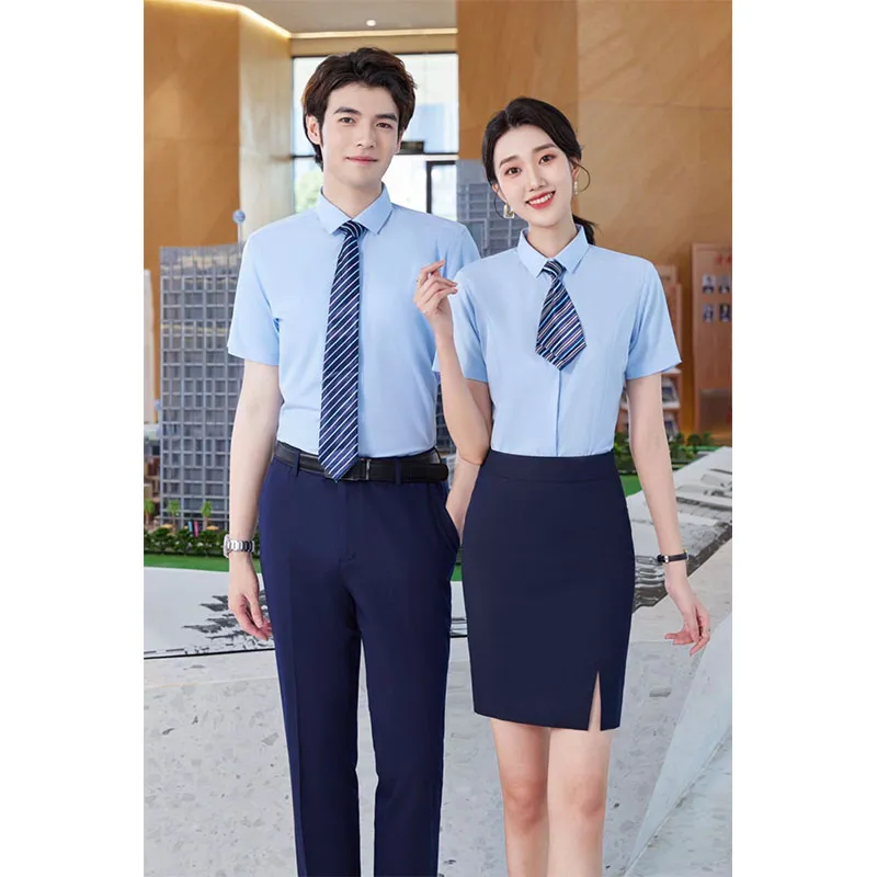 Костюм-двойка с короткой классической юбкой