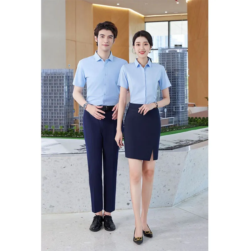 Костюм-двойка с короткой классической юбкой