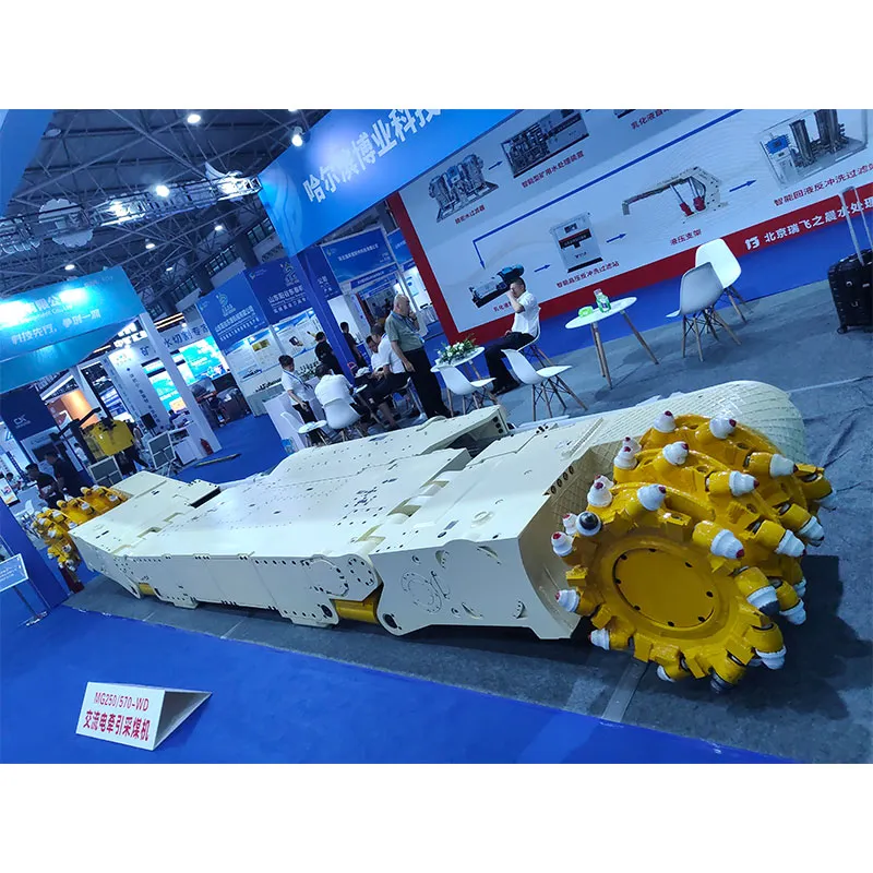 Угольный комбайн с консольно-качающимся исполнительным органом для сверхтонких пластов типа MG300-670-WD (9GQ)