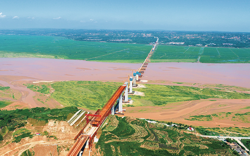 Мост Линьи через Хуанхэ на трассе Хэцза-Баоцзи