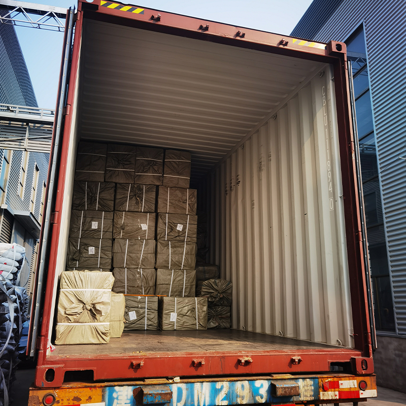 Точное исполнение обязательств!  Цзесинь Пластмасс отгружает партию изделий выдувного формования в Россию, укрепляя основу внешнеторгового сотрудничества