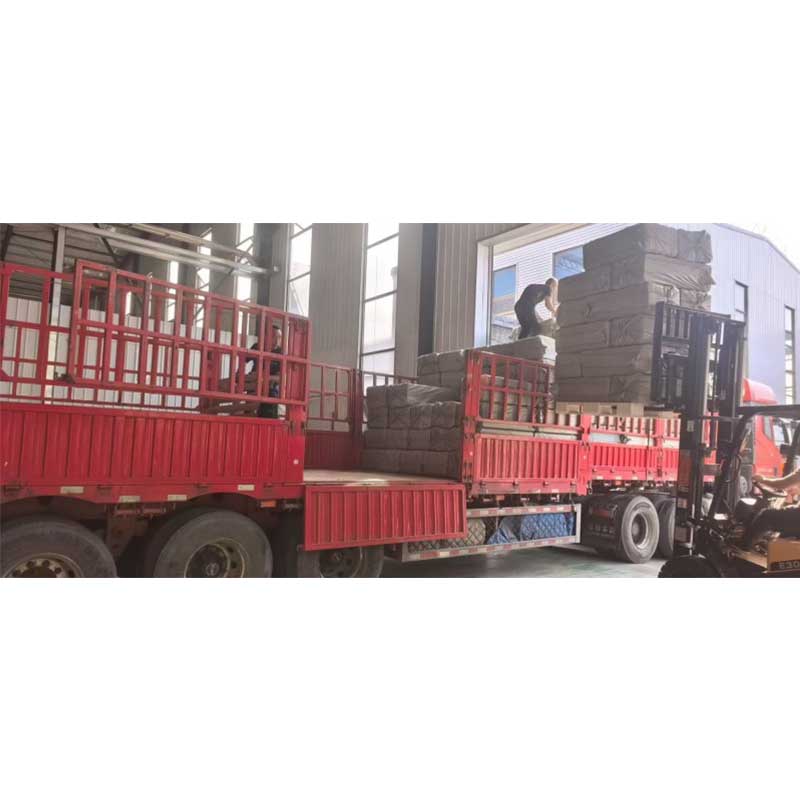 Компания Bazhou Jiexin Plastic Products Co., Ltd. успешно осуществила отгрузку ящиков для инструментов на рынок Ближнего Востока.