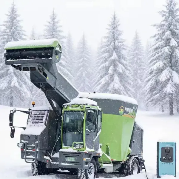 Новый самоходный бетоносмеситель на новой энергии успешно прошел полевые испытания на пастбище с 10 000 голов скота в высокогорных холодных регионах