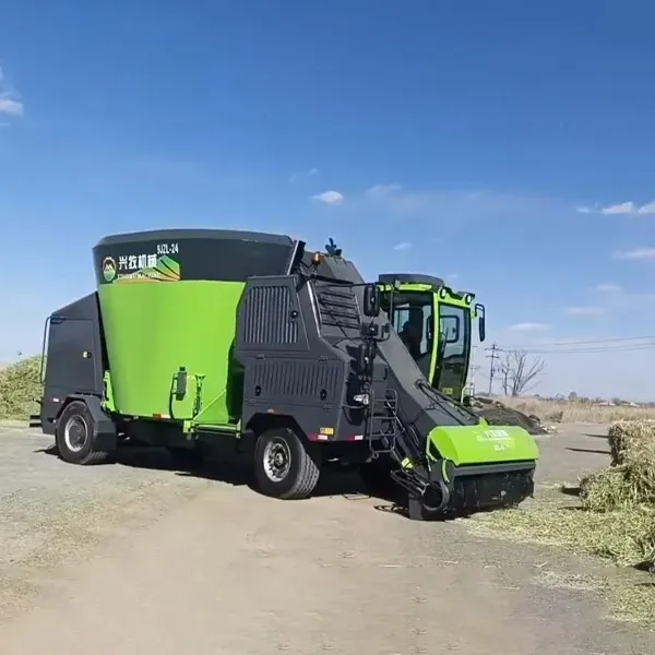 Точное кормление на всех этапах, расширение возможностей новых умных ферм: самоходные миксеры-кормораздатчики на новой энергии от Хайнань Синму Нью Энерджи способствуют высококачественному развитию молочной отрасли Mengniu.