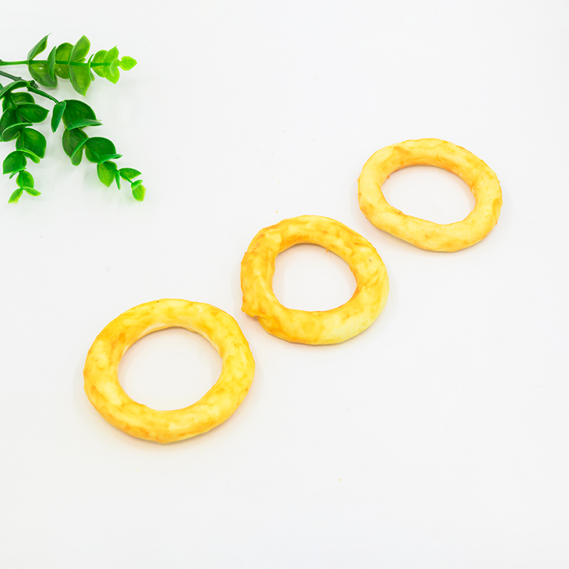 Говяжье кольцо, покрытое паштетом из курицы и яичного желтка