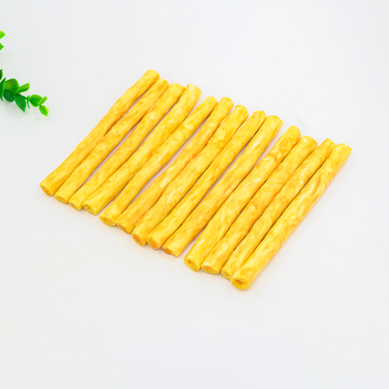 Говяжья палочка, покрытая паштетом из курицы и яичного желтка