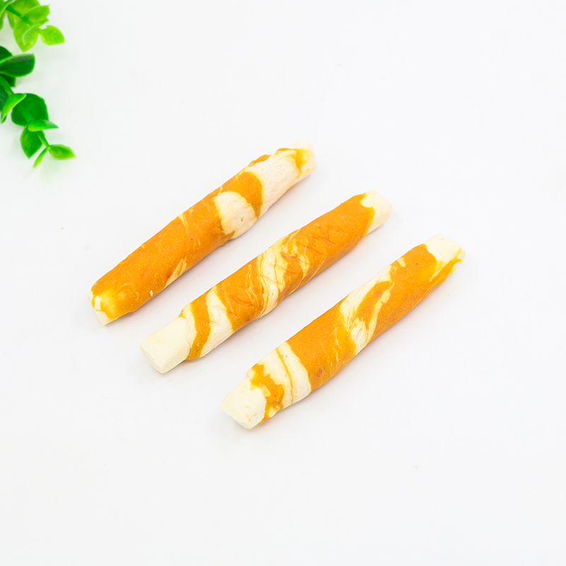 Палочка для печенья обернутая курицей с посыпкой