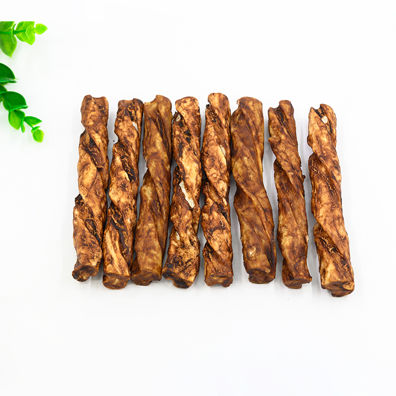 Спиральная говяжья палочка, покрытая паштетом из утки и утиной печени