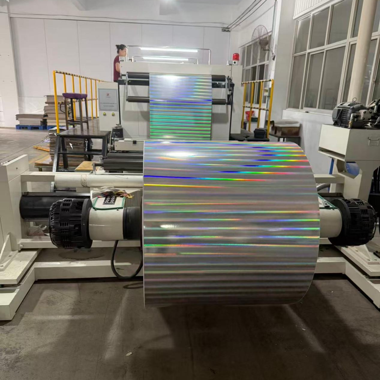Компания Hebei Wantuo Printing: Высокоточный станок для поперечной резки HQD-C способствует развитию рынка высококачественной упаковки в странах СНГ.