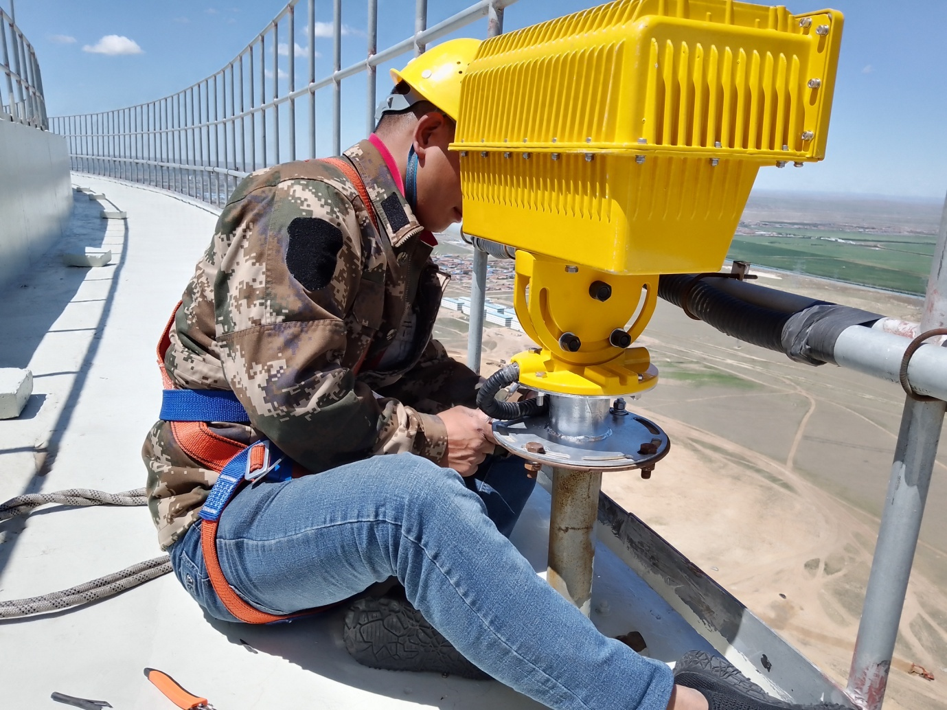 Установка авиационных ограждающих (препятственных) огней