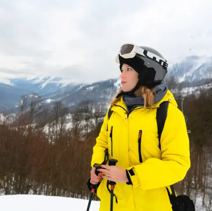 Исследование компромисса между функциональностью и безопасностью химических волоконных вязаных лыжных костюмов