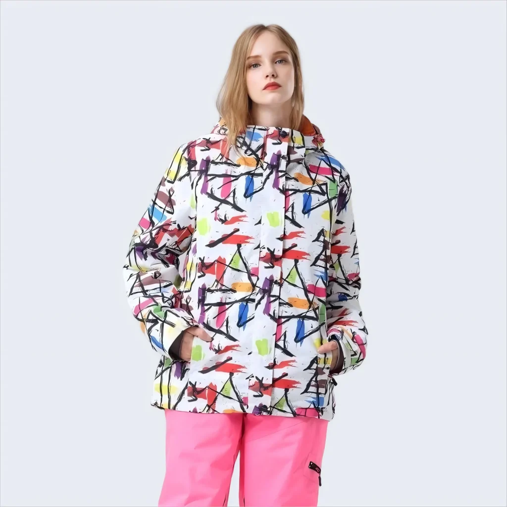 Зимняя куртка для горного туризма и сноуборда