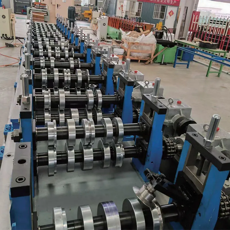 Оборудование для обработки серии профилей для стеллажей