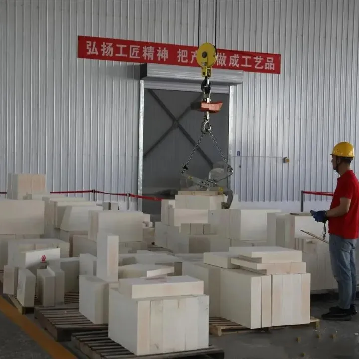 Технологии способствуют повышению качества, а мастерство устанавливает эталон для огнеупорных материалов – компания Inner Mongolia Yisheng New Materials Co., Ltd. начинает новый этап в области высококачественных огнеупорных материалов.