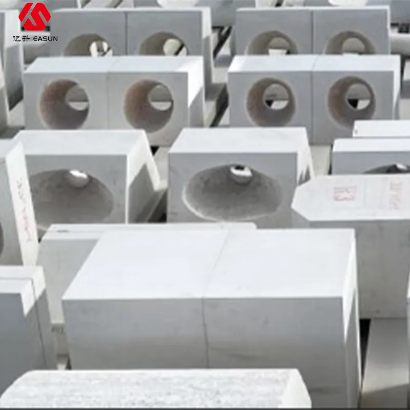 AZS кирпич с отверстием