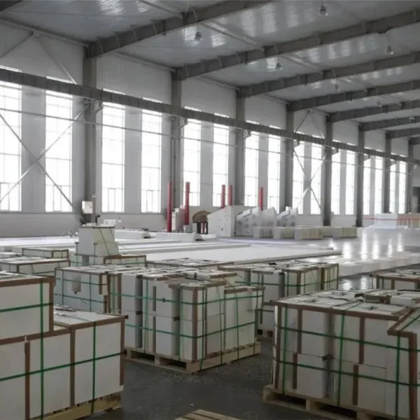 Ориентация на достижение двойных целей по выбросам углерода: содействие высококачественной трансформации промышленности посредством зеленых инноваций