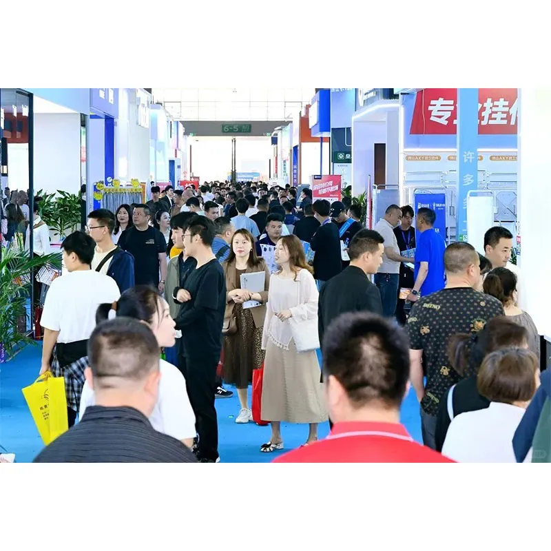 Итальянская эстетика встречается с натуральной текстурой: компания Sichuan Mushangmu демонстрирует новый тренд в производстве плит из древесного шпона на местной выставке