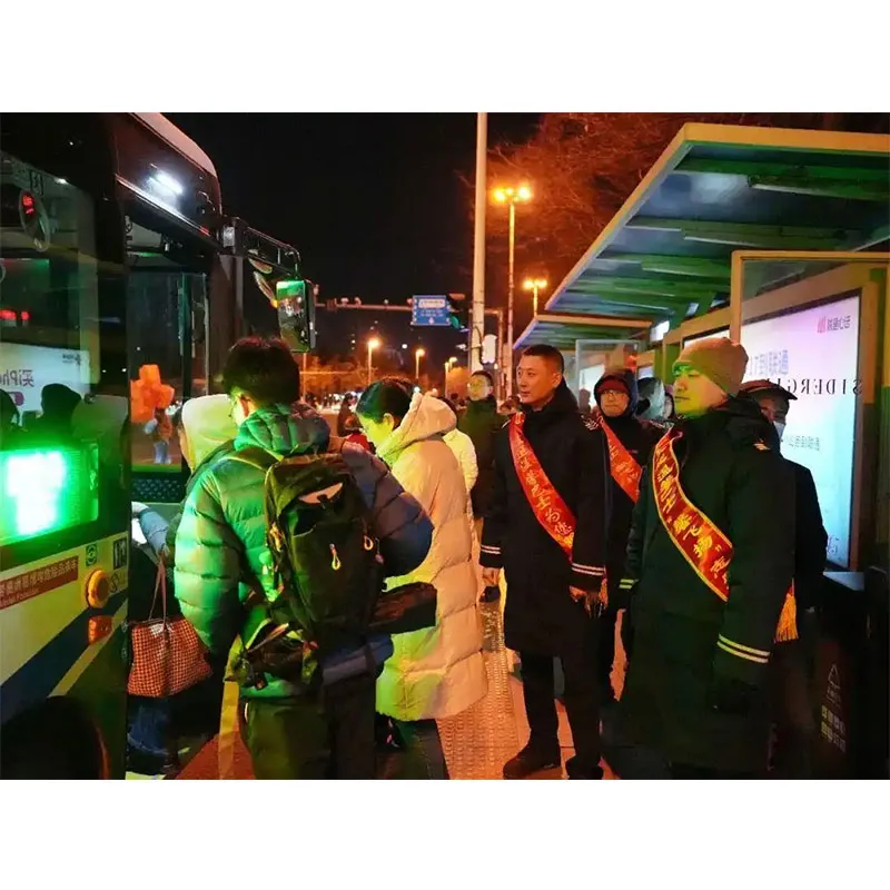 Трогательная защита в новогоднюю ночь! 100 автобусов от Chengyun Holdings обеспечивают безопасность в 2026 году, а двери автобусов Saide помогают гарантировать безопасное путешествие.